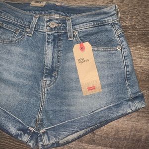 Levi’s Mom Shorts